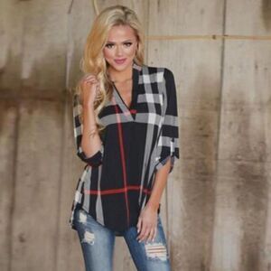 NWT Black White & Red Crazy in Love Plaid V-Neck Top Size Medium